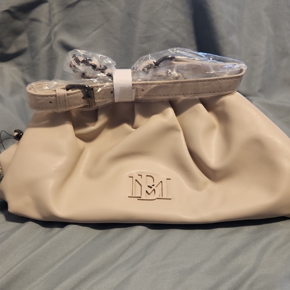 Badgley Mischka Handbags - Badgley Mischka Cream Crossbody Bag